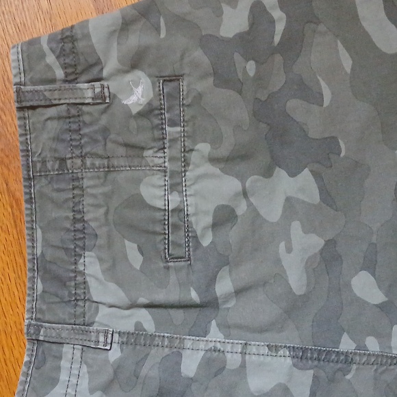 Eddie Bauer Women's Camouflage Stretch Shorts ■ Size 4 - Picture 5 of 7